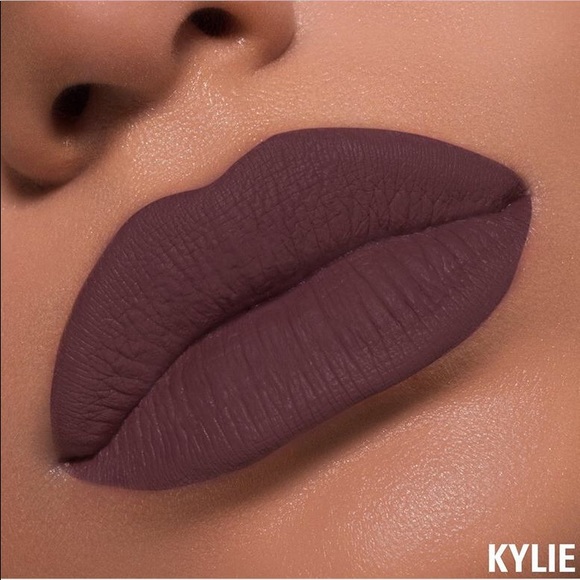 Kylie Lip Liner in Love Bite - Picture 3 of 4